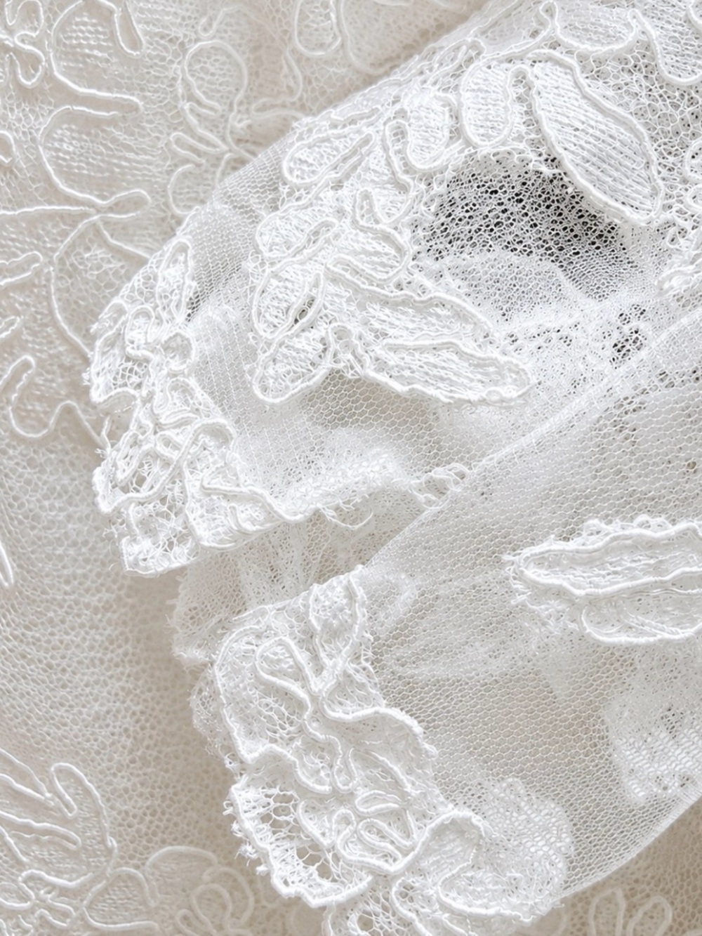 Elegant DaVinci Ivory Lace Bridal Gown with Three-Quarter Sleeves - Picture 4 of 12